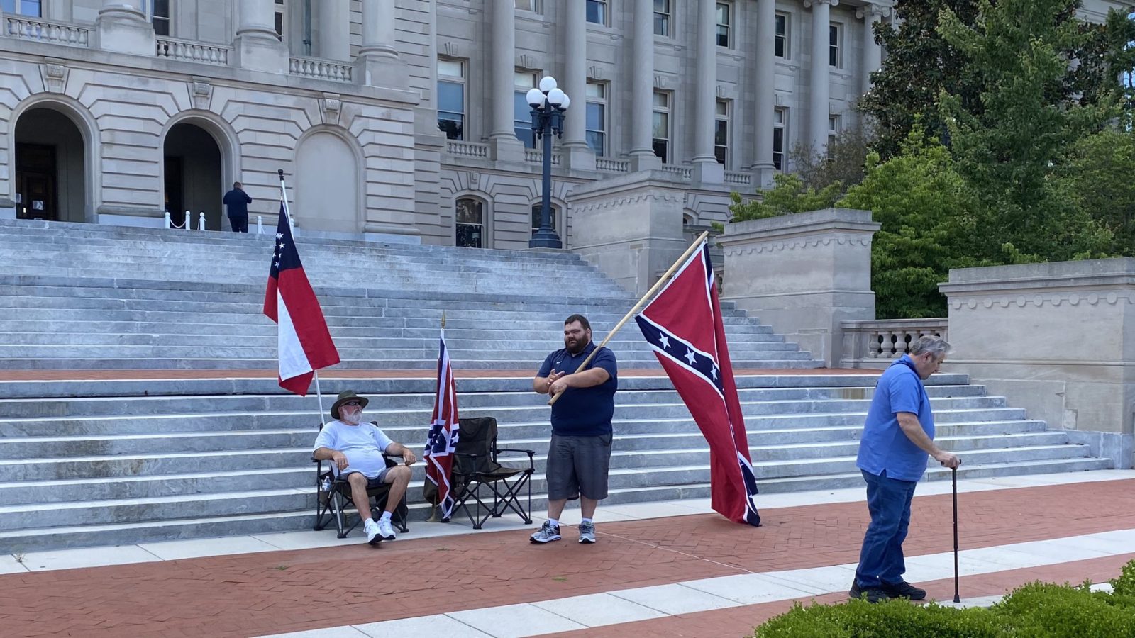 pro "Confederate" protest